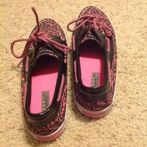 Brand new. Worn twice. No tags.